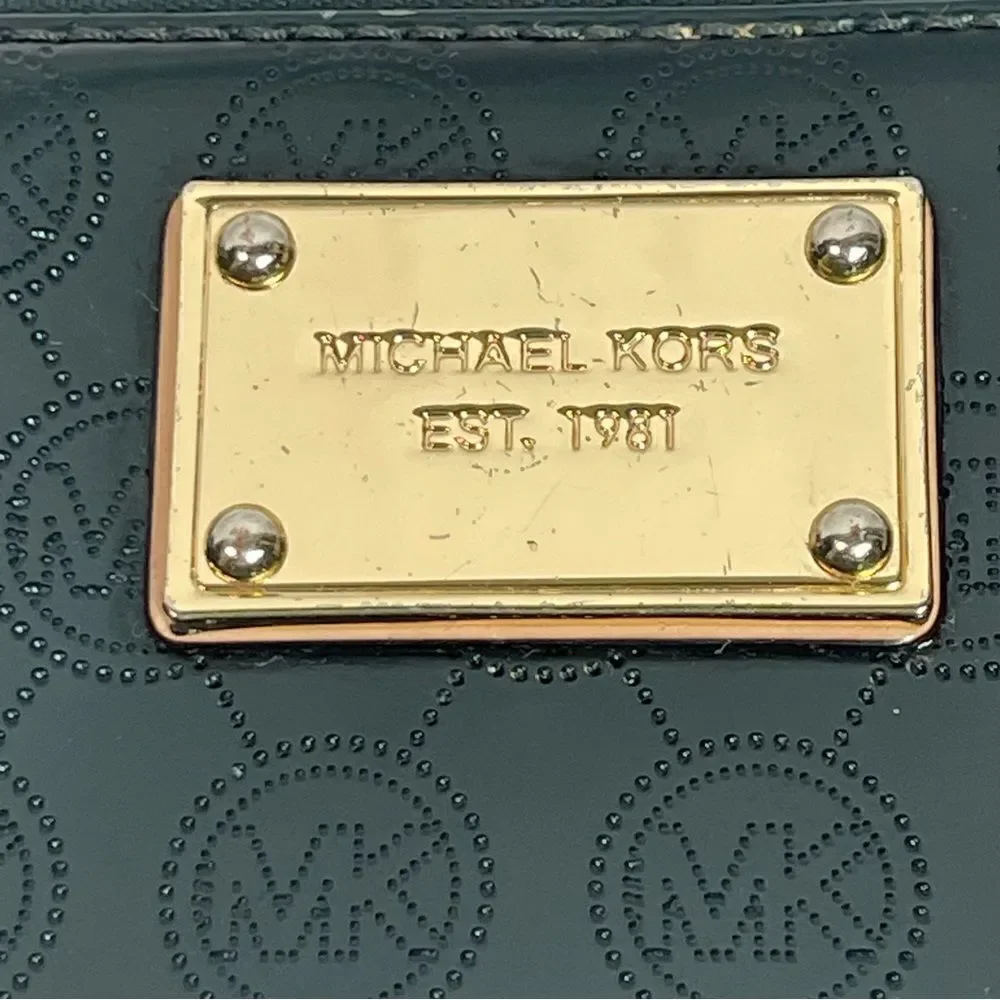 Micheal Kors Green Jet Set Patten Leather Zipper Wallet Excellent Condition